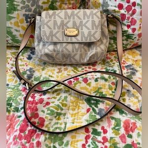 White/Cream Michael Kors Crossbody